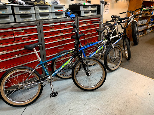 Bicycle Store «ADT Bike & Skate Shop (Arc De Triomphe Inc)», reviews and photos, 114-01 Jamaica Ave, Richmond Hill, NY 11418, USA