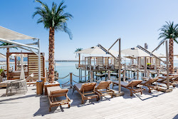 Bella Marin Beach'in fotoğrafı çok temiz temizlik seviyesi ile