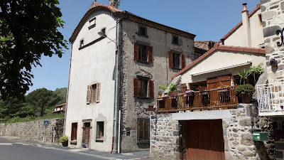 La maison de Mika Gîte et week-end ressourcement à Saint-Floret