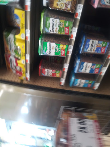 Shopping Mall «Edgewood Towne Centre», reviews and photos, 1763 S Braddock Ave, Pittsburgh, PA 15218, USA