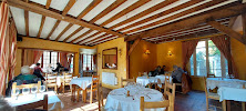 Atmosphère du Restaurant Auberge de la Chapelle à Milon-la-Chapelle - n°1