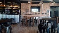Atmosphère du LA RAFFINERIE BELLEY Restaurant, Bar à bières, pizzas - n°4