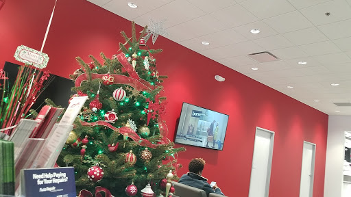 Car Dealer «Summit Place Kia», reviews and photos, 2200 Elizabeth Lake Rd, Waterford Twp, MI 48328, USA