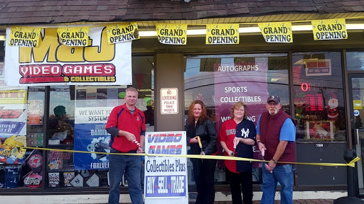 Sports Memorabilia Store «M&J Video Games & Collectibles», reviews and photos, 38 Center St, Wallingford, CT 06492, USA
