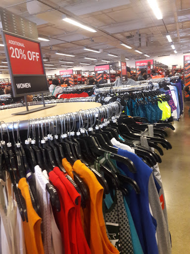 Sporting Goods Store «Nike Clearance Store», reviews and photos, 1275 Marina Blvd, San Leandro, CA 94577, USA
