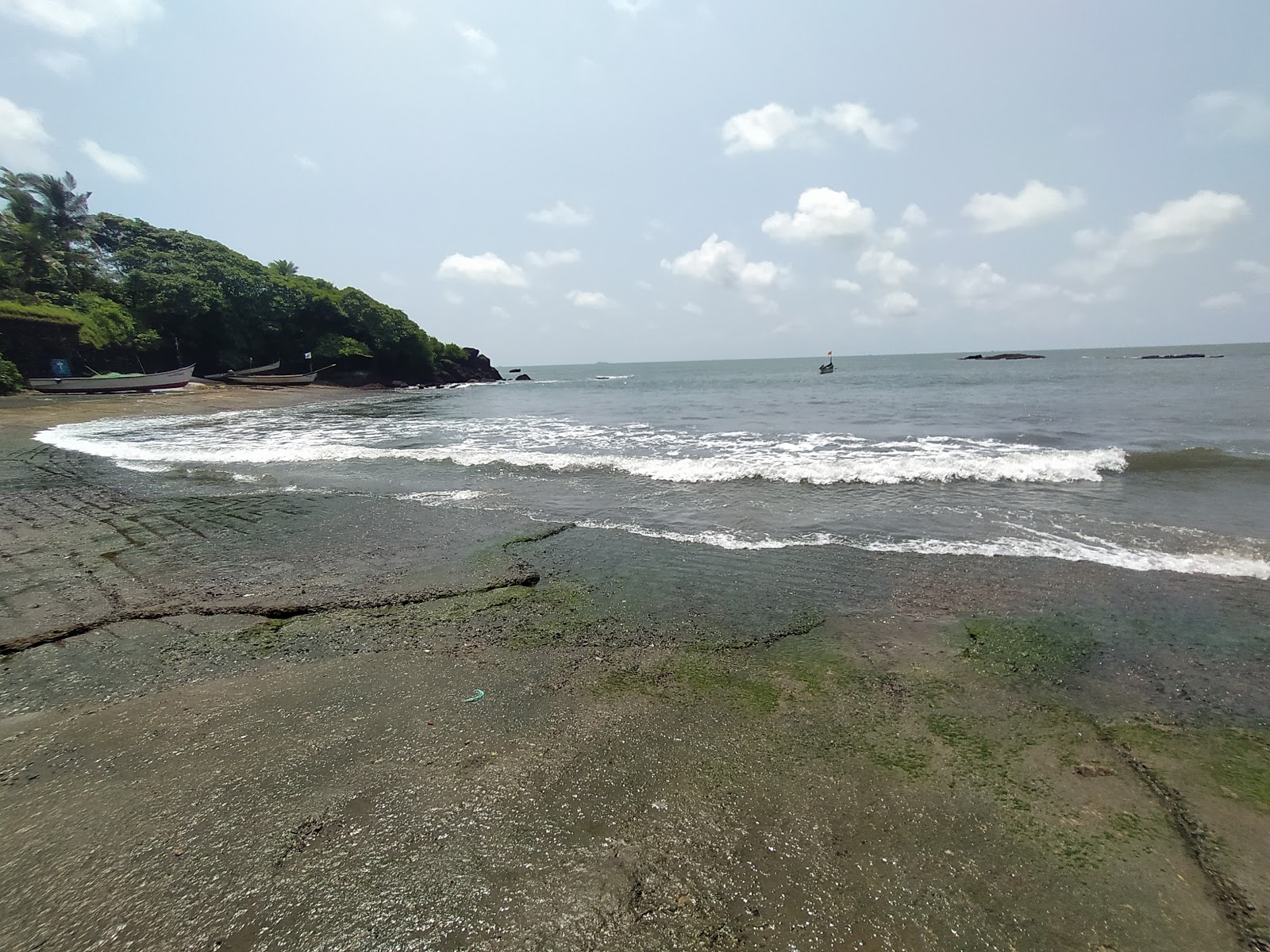 Marivel Beach的照片 带有碧绿色水表面
