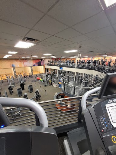 Gym «LA Fitness», reviews and photos, 265 E Army Trail Rd, Glendale Heights, IL 60139, USA