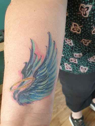 Reviews of FIRST PASS CUSTOM TATTOO in Stoke-on-Trent - Tatoo shop