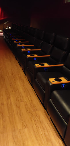 Movie Theater «Regal Cinemas Shiloh Crossing 18», reviews and photos, 10400 E. US 36, Avon, IN 46168, USA