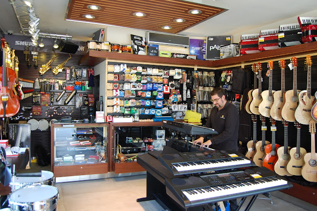 Opiniones de Casa Amarilla en Vitacura - Tienda de instrumentos musicales