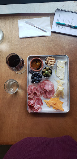 Wine Store «Blackbird Wine Shop», reviews and photos, 4323 NE Fremont St, Portland, OR 97213, USA