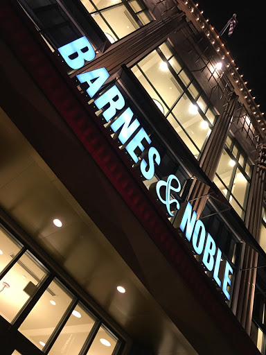Book Store «Barnes & Noble», reviews and photos, 210 Americana Way, Glendale, CA 91210, USA