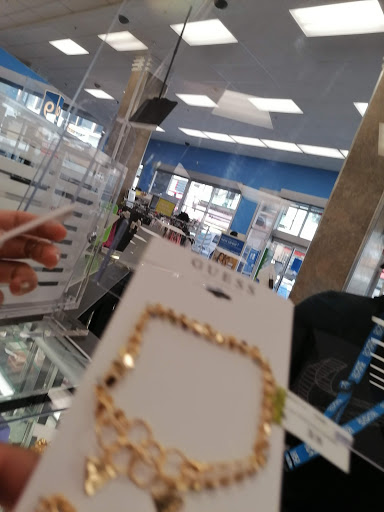 Clothing Store «Ross Dress for Less», reviews and photos, 3425 E Foothill Blvd, Pasadena, CA 91107, USA