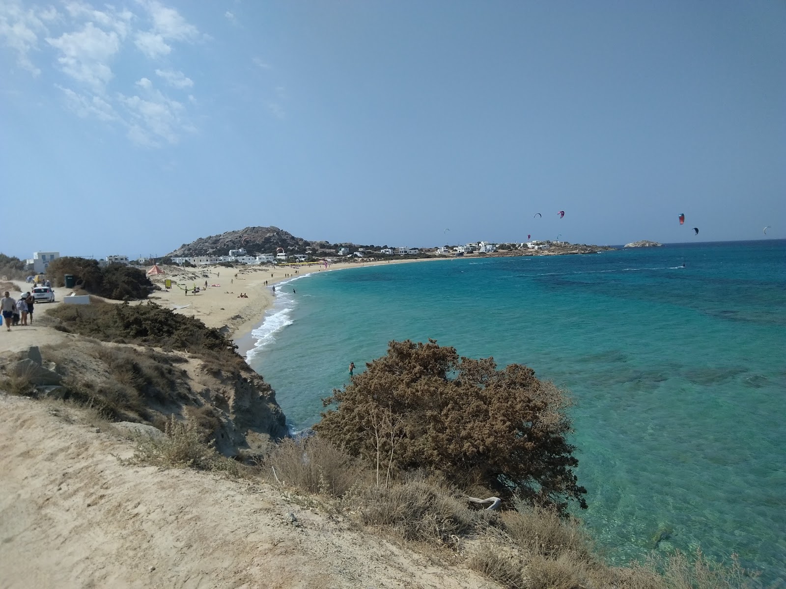 Foto von Orkos beach von Klippen umgeben