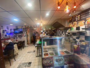Photo n°78 de Jalaloh Falafel Égyptien à Paris ()