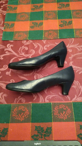 Dry Cleaner «Custom Shoe Repair & Dry Cleaners», reviews and photos, 1575 Maguire Rd #105, Ocoee, FL 34761, USA