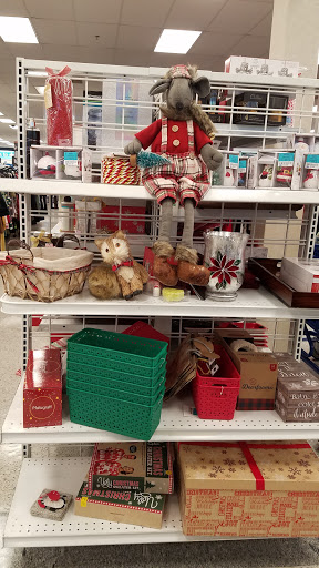 Clothing Store «Ross Dress for Less», reviews and photos, 8095 Stonewall Shops Square, Gainesville, VA 20155, USA