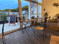 Atmosphère du Restaurant de fruits de mer Aux Délices de la Mer à Le Grau-du-Roi - n°1