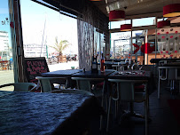 Atmosphère du Restaurant de fruits de mer Le Poisson Rouge à Les Sables-d'Olonne - n°18