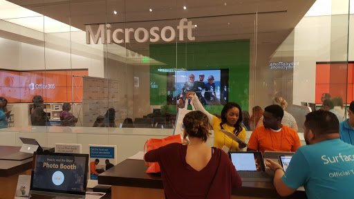 Computer Store «Microsoft Store - Dadeland Mall», reviews and photos, 7535 Dadeland Mall Cir W #2416, Miami, FL 33156, USA
