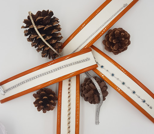 Jewelry Store «Premier Jewelers», reviews and photos, 9810 Baymeadows Rd #11, Jacksonville, FL 32256, USA