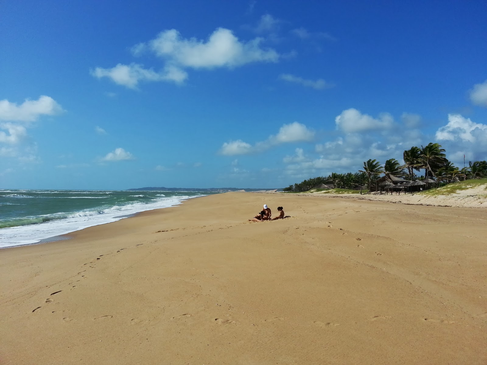 Praia do Barao'in fotoğrafı - rahatlamayı sevenler arasında popüler bir yer