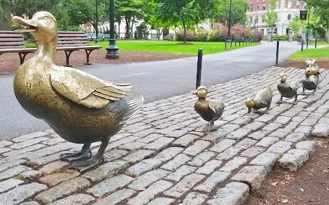 Make Way for Ducklings image
