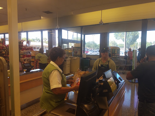 Supermarket «Publix Super Market at Country Club Plaza», reviews and photos, 18496 NW 67th Ave, Hialeah, FL 33015, USA
