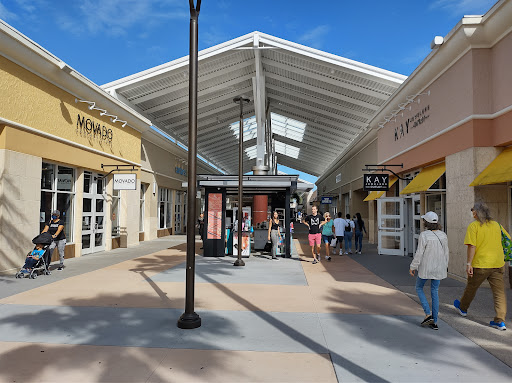 Shopping Mall «Orlando Vineland Premium Outlets», reviews and photos, 8200 Vineland Ave, Orlando, FL 32821, USA