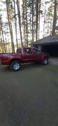 Used Car Dealer «Pacific Cars & Trucks», reviews and photos, 1735 State Hwy 99 N, Eugene, OR 97402, USA