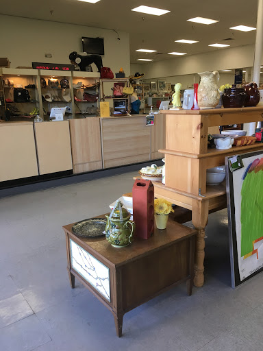 Thrift Store «Humane Society Thrift Store», reviews and photos, 4445 20th St, Vero Beach, FL 32966, USA