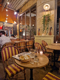 Atmosphère du Restaurant Brasserie Chacha à Paris - n°4