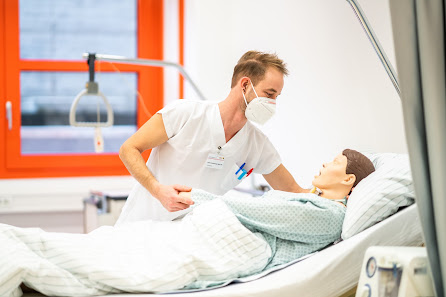 Schule für allgemeine Gesundheits- und Krankenpflege Oberwart und Standort Frauenkirchen Dornburggasse 82, 7400 Oberwart, Österreich