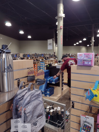 Shoe Store «DSW Designer Shoe Warehouse», reviews and photos, 2100 Park Manor Blvd, Pittsburgh, PA 15205, USA