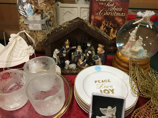 Thrift Store «Second Impressions Upscale Thrift Store», reviews and photos, 3750 S Westnedge Ave, Kalamazoo, MI 49008, USA