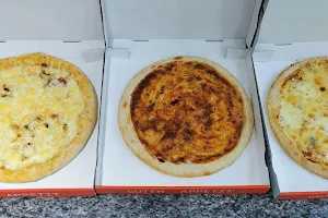 Pizza Löwe image