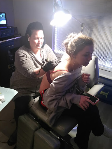 Tattoo Shop «Deviant Designs», reviews and photos, 8439 Beechmont Ave, Cincinnati, OH 45255, USA