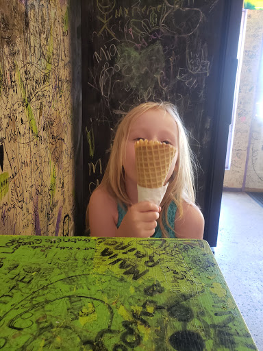 Ice Cream Shop «Quakes Ice Creamery», reviews and photos, 1922 Bienville Blvd, Ocean Springs, MS 39564, USA