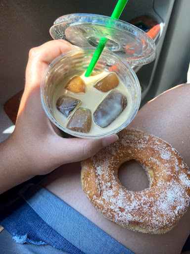 Bakery «Beach Donut Shop», reviews and photos, 344 E Main St, Clinton, CT 06413, USA