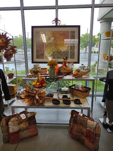 Thrift Store «Goodwill Warwick Retail Store», reviews and photos, 11061 Warwick Blvd, Newport News, VA 23601, USA