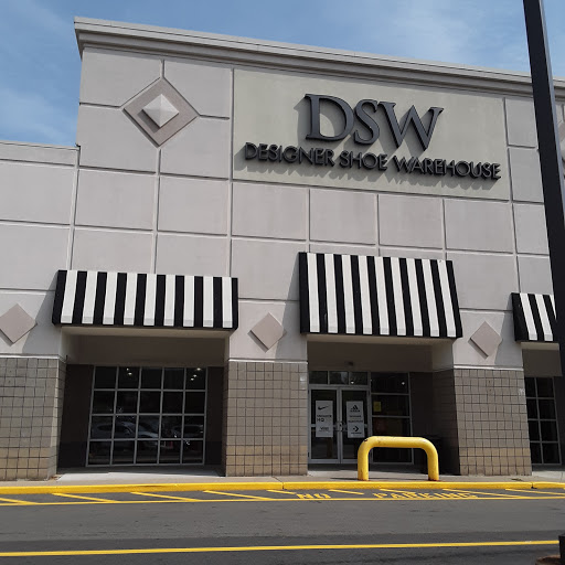 Shoe Store «DSW Designer Shoe Warehouse», reviews and photos, 1160 Broadway, Saugus, MA 01906, USA