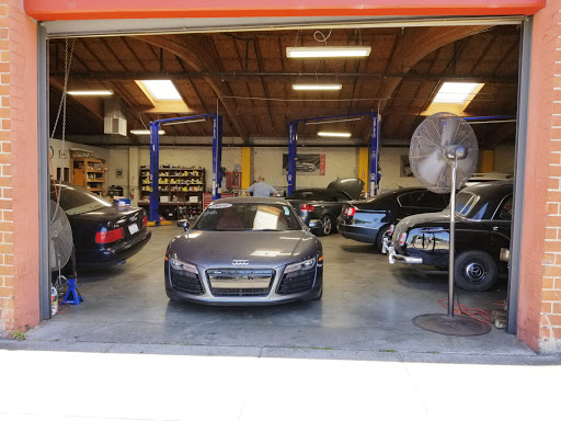 Auto Repair Shop «Auto Plus Berkeley VW & Audi Service & Repair», reviews and photos, 700 San Pablo Ave, Albany, CA 94706, USA