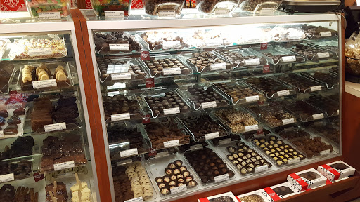 Chocolate Shop «Kilwins Hollywood», reviews and photos, 1907 Hollywood Blvd, Hollywood, FL 33020, USA