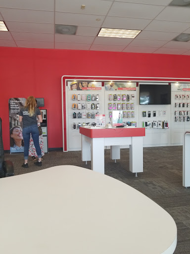Cell Phone Store «Verizon Authorized Retailer - A Wireless», reviews and photos, 7029 Forest Hill Ave, Richmond, VA 23225, USA