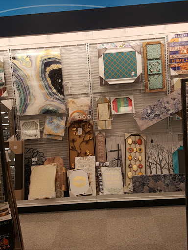 Clothing Store «Ross Dress for Less», reviews and photos, 7065 Cermak Rd, Berwyn, IL 60402, USA