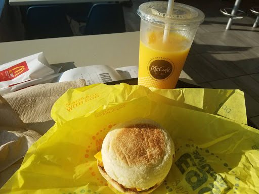 Shopping Mall «Berkshire Shopping Center», reviews and photos, 67 Newtown Rd, Danbury, CT 06810, USA