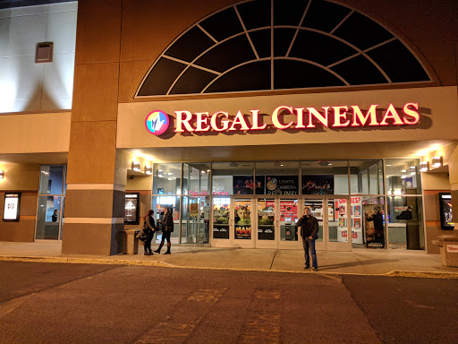 Movie Theater «Regal Cinemas Ronkonkoma 9», reviews and photos, 565 Portion Rd, Ronkonkoma, NY 11779, USA