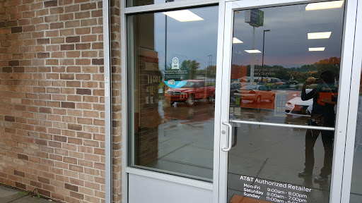 Cell Phone Store «AT&T Authorized Retailer», reviews and photos, 605 NW Hwy 24 Rd #102, Topeka, KS 66608, USA