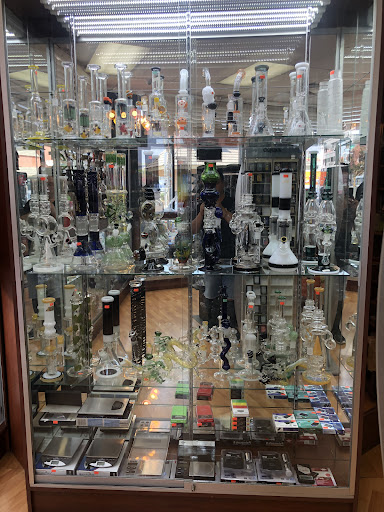 Tobacco Shop «Smoke Shop», reviews and photos, 101 N Victory Blvd m, Burbank, CA 91502, USA