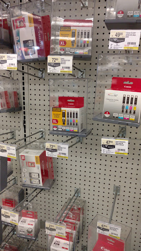 Office Supply Store «Staples», reviews and photos, 1739 Stringtown Rd, Grove City, OH 43123, USA